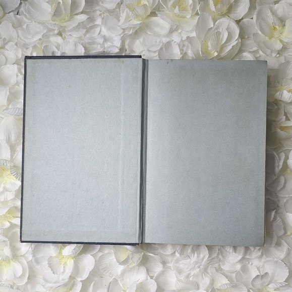 VINTAGE 1957 "A Farewell To Arms" (Ernest Hemingway) hardcover book - Picture 3 of 8